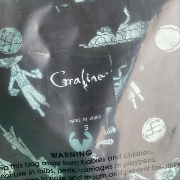 Coraline Hot Topic Shirt Womens Juniors Small Button Short Sleeve Ghost Children - Picture 12 of 12